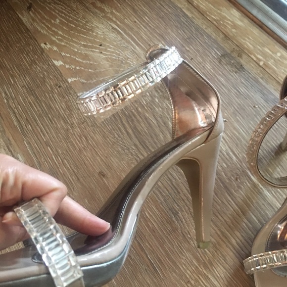 Used 39 sparkling heels! - Picture 2 of 3